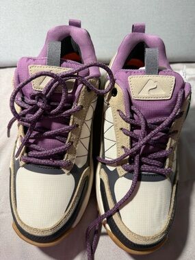 Ozark Trail Women’s Waterproof Hiking Shoes Trail Sneakers Size 6 NWT